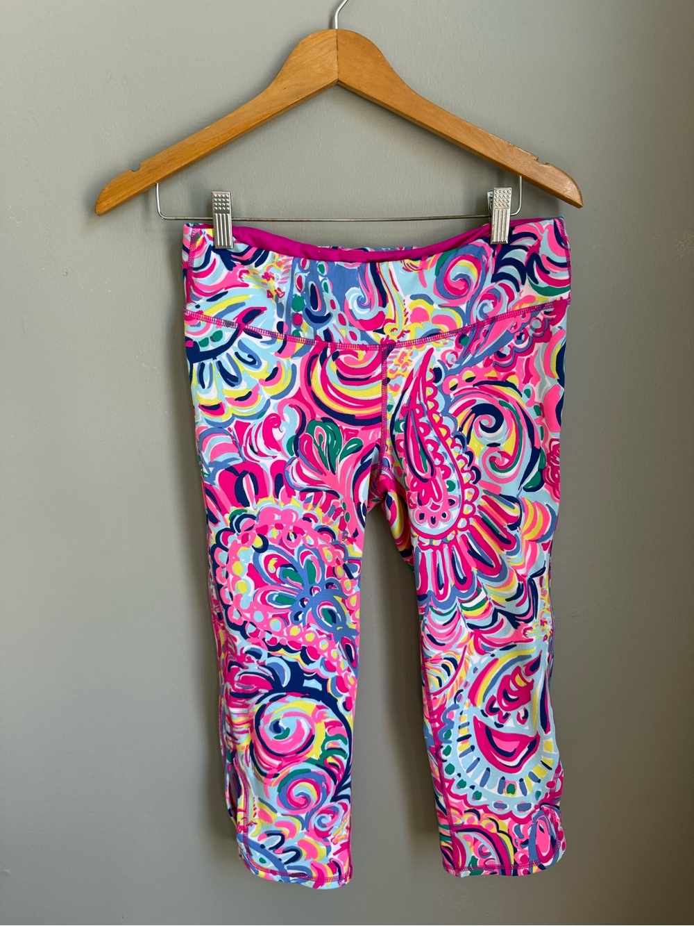 Girls' Colorful Pink Patterned Capri Leggings